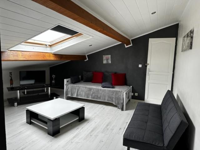 Pompignan  Appartement Mansarde Et Climatise 50 M2 מראה חיצוני תמונה