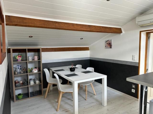 Pompignan  Appartement Mansarde Et Climatise 50 M2 מראה חיצוני תמונה