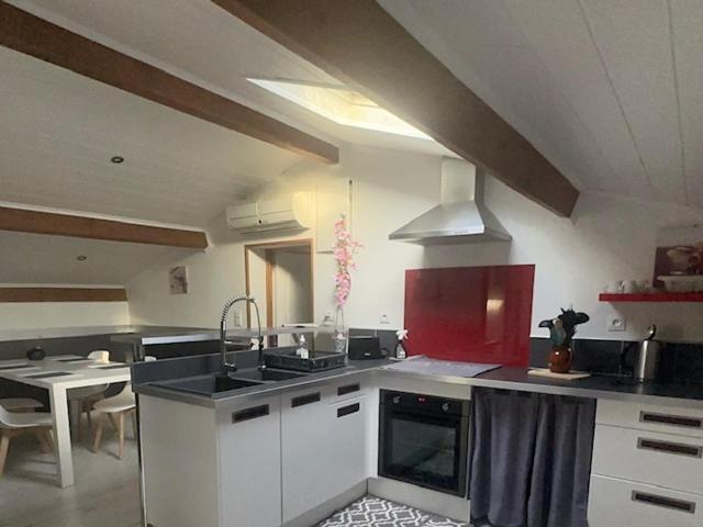 Pompignan  Appartement Mansarde Et Climatise 50 M2 מראה חיצוני תמונה